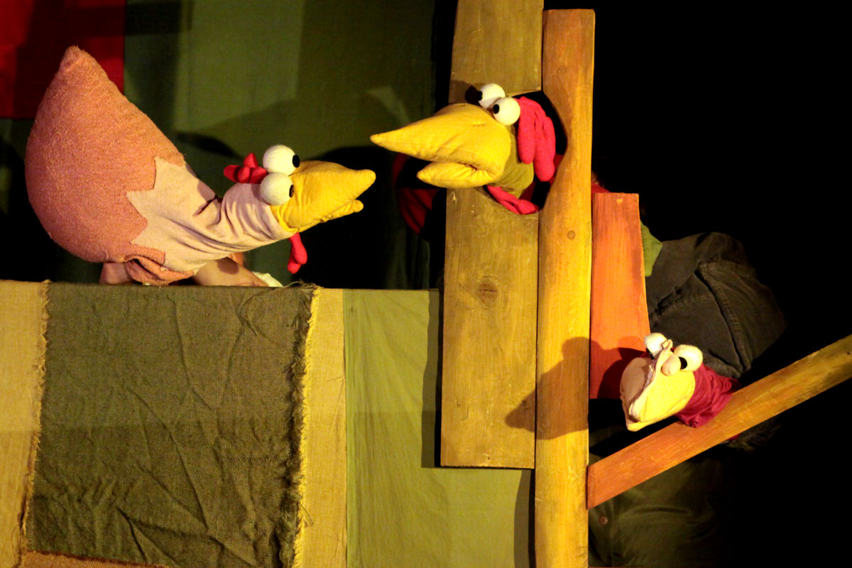 O! Wlazł kotek na płotek